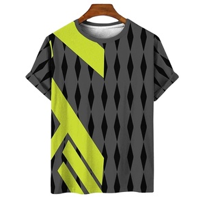 T-shirt à motif de rayures colorées de haute qualité pour hommes T-shirts imprimés en 3D à la mode T-shirts d'été à col rond - Product Image 1