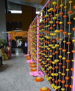 Guirnalda de flores esponjosas de caléndula de 6 pies de largo, paquete de 100 Cuerdas, ideal para bodas indias, decoración del templo Ganpati, decoraciones festivas - Product Image 3