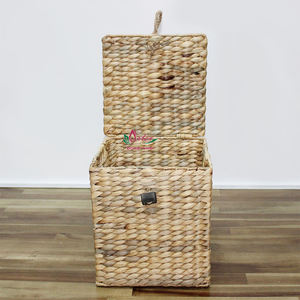 Caja de pañuelos multifunción de artémisia y jacinto de agua hecha a mano Artex Dong Thap, venta directa de fábrica para almacenamiento y decoración - Product Image 3