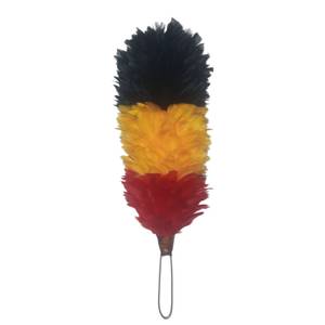 Pluma de gallina con colores de la bandera ucraniana, adornada con un diseño de patrón natural, diseñada para ser usada en decoraciones de boda. - Product Image 5
