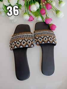 Zapatillas de cuero bordadas a mano para mujer, zapatillas de diseñador, sin cordones - Product Image 2