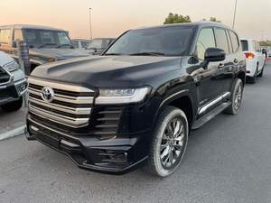 Toyota Land Cruiser modèle GXR 4.0L 2024, couleur noire, transmission automatique, intérieur beige, 7 places - Product Image 3