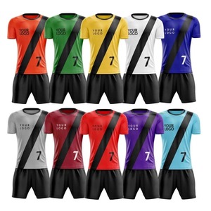Kits de football Sublimation Design Vert et Blanc Team Sportswear Hommes Football Uniforme - Product Image 2