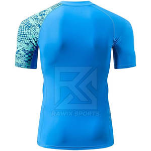 Nouveau T-shirt de compression de haute qualité T-shirt compressé pour hommes avec impression de logo personnalisé respirant de couleur rouge - Product Image 3