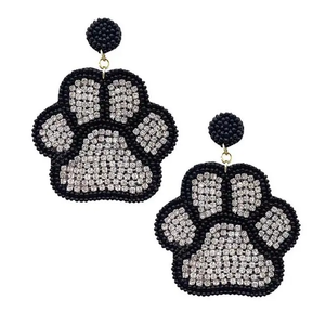 Boucles d'oreilles ethniques classiques faites à la main en argent plaqué argent avec motif de patte d'animal en perles de graines d'Inde avec personnalisation - Product Image 1