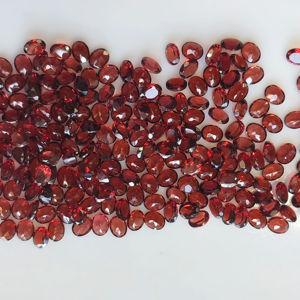 Granate Rojo Natural de 5x4 mm, Corte Ovalado, Piedra Preciosa Suelta de la Mejor Calidad para Joyería, Gemas de Montaña Roja de Origen - Product Image 4