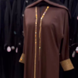 Abayas élégantes et modestes brodées à la main pour femmes! - Product Image 1