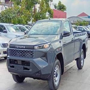 รถกระบะมือสอง Hilux Revo ปี 2023-2026 ขับเคลื่อนซ้าย/ขวา รุ่น Single Cabin พร้อมชุดอุปกรณ์รักษาความปลอดภัย เครื่องยนต์ดีเซล 2.4L Turbo  ขายดี ราคาพิเศษ - Product Image 1