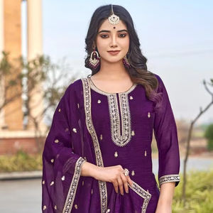 Artriddh Spirit Silk kurti ชุดปาร์ตี้สำหรับฤดูหนาวและฤดูร้อน - Product Image 1