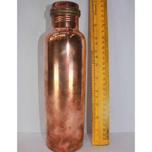 Bouteille d'eau élégante en cuivre fini antique avec des motifs faits à la main complexes et parfaite pour les cadeaux et un usage personnel - Product Image 2