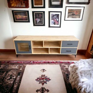 Meuble TV de Luxe Ministral KTV68098 en Bois Naturel avec Pieds en Fer, Console TV Électrique pour Salon ou Ferme - Product Image 1