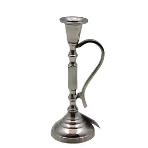 Bougeoir en aluminium en vrac avec poignée nickelé lot de 6 bougeoirs couleur argent faits à la main vente en gros - Product Image 1