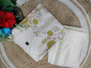 Conjunto de Kurti y pantalón de tela de algodón Khadi con estampado digital de diseño moderno y cultural, especial para la temporada de invierno, para mujer. - Product Image 6