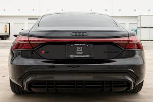 Auto Usado Confiable, Audi RS e-tron GT 2024, 637 HP, Motor Dual, Tracción en las Cuatro Ruedas - Product Image 3