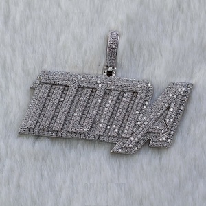Pendentif en moissanite VVS1 personnalisé IcedOut en or 14 carats avec breloque en argent pour cadeau d'anniversaire - Product Image 2