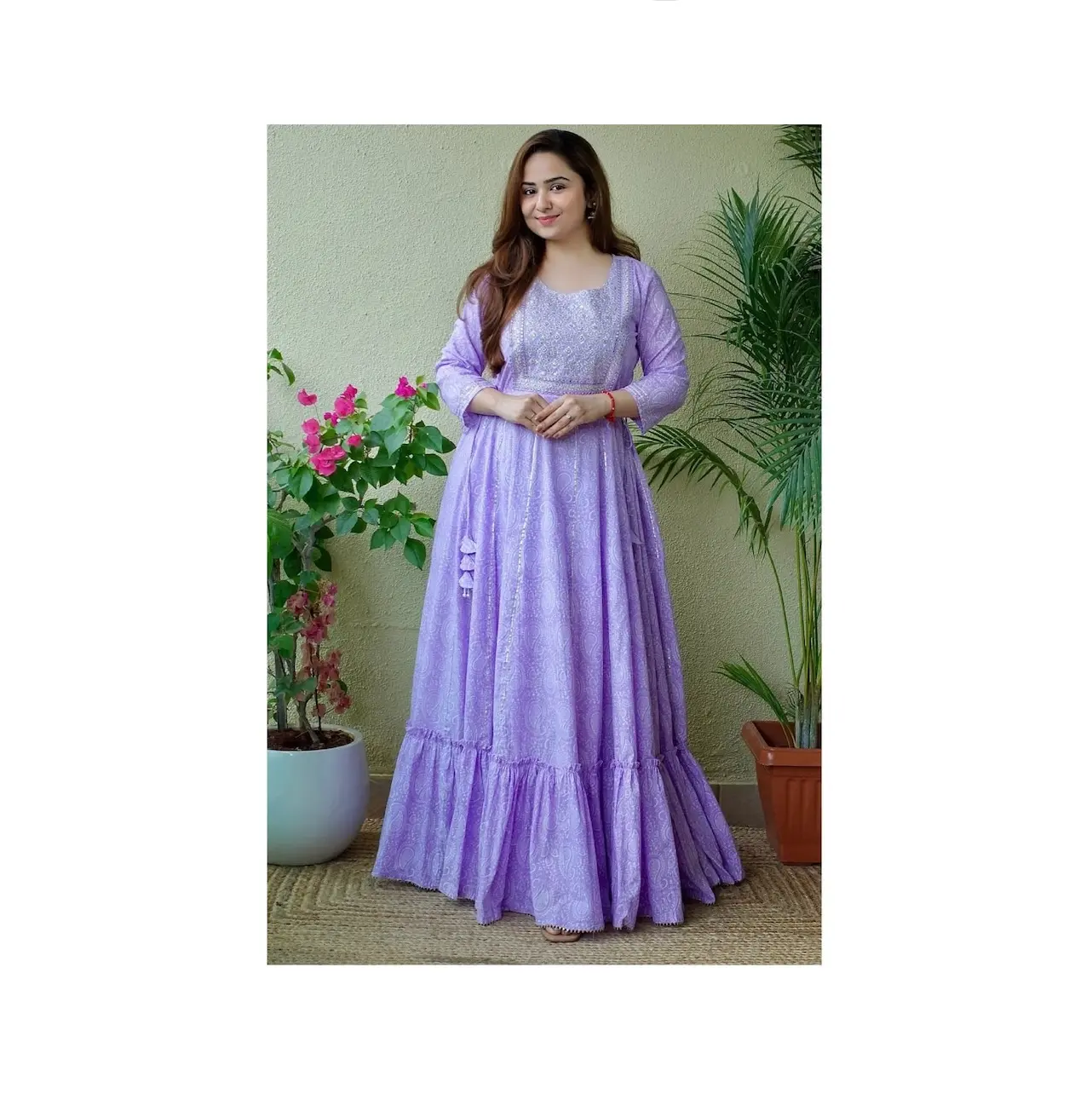 Nuovo Design moderno tessuto Rayon abbigliamento donna Kurti per abbigliamento da festa disponibile a prezzo all'ingrosso dall'india
