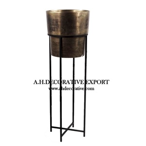 Vase de jardinière de bureau en métal artisanal décoratif en métal, dessus de Table en métal, nouveau Design de jardinière pour jardin et salon - Product Image 4