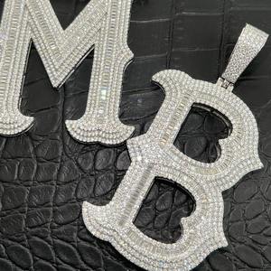 Colgante de Plata de Ley 925 Personalizado con Moissanita, Joyería de Lujo con Letra Grande de Alta Calidad, Chapado en Oro de 14K - Product Image 3