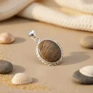 Colgante de Plata 925 con Amatista Natural, Piedra de Jaspe, Amuleto Religioso Hecho a Mano, Joyería con Forma de Diamante Talla Esmeralda - Product Image 1