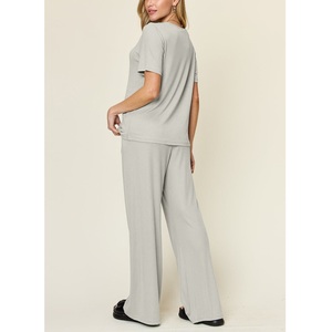 ชุดกางเกง2ชิ้นสีล้วนสำหรับผู้หญิงมาใหม่ชุดเลกกิ้งเสื้อยืดครึ่งแขนดีไซน์เนอร์เข้ารูปหรูหรา - Product Image 3