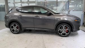 Offre Spéciale : Alfa Romeo Tonale Velocé AWD d'occasion 2024 - Prêt à être expédié - Product Image 4