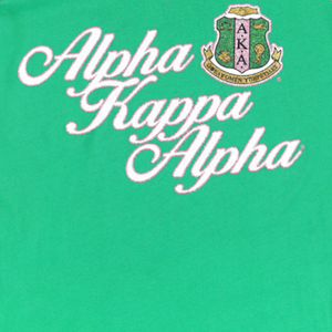 AKA T-Shirt con scollo a V verde 100% in cotone con Glitter stampato lettere greche da donna con scudo anteriore Design personalizzato AKA T-Shirt di abbigliamento - Product Image 4