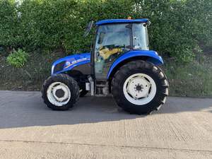 Tractor agrícola Holland T4.65 usado de alta calidad / Bajo consumo de combustible - Product Image 2