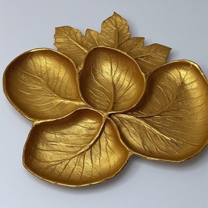 Plaque de charge de luxe en verre d'aluminium de qualité supérieure serveur de fruits secs trois compartiments de feuilles connectés finition or brillant conçu - Product Image 2