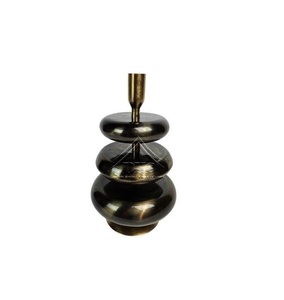Candelabro forjado a mano de estilo vintage con artesanía artística de herrero decoración sofisticada para el hogar para Navidad - Product Image 1
