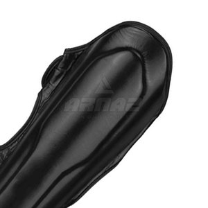 Espinillera de Primera Calidad con Ajuste Seguro, Acabado Liso e Interior Acolchado - Product Image 5
