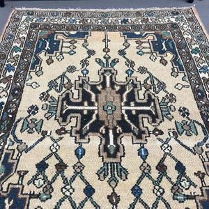 Tapis de couloir vintage turc bleu persan 3,37x9,9 pi (103x303 cm) en laine patchwork écologique avec envers en latex - Product Image 3