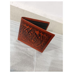 Portefeuille unisexe en cuir souple marron foncé de qualité supérieure usiné à la main avec motif floral sculpté fabrique en Inde vente chaude - Product Image 2