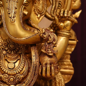 Estatua de ídolo Ganesha dorada hecha a mano de 9 pulgadas, diseño tradicional, pieza decorativa de latón para decoración de hogar, oficina o templo - Product Image 5