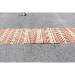 Alfombra turca de 3.2x12.5 pies, alfombra vintage, alfombra Kilim con motivos de plantas y árboles rojos. - Product Image 2