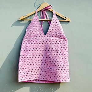 Top de algodón lavanda Chikan Hakoba con borlas bordadas y decoración calada Vestido corto de punto con cuello Halter - Product Image 1