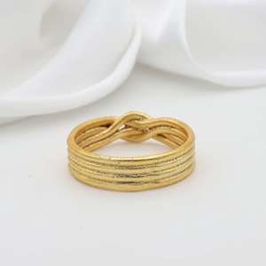 Bague en laiton plaqué or 18 carats, motif nœud délicat, texture minimaliste entrelacée, vente en gros pour femmes - Product Image 2