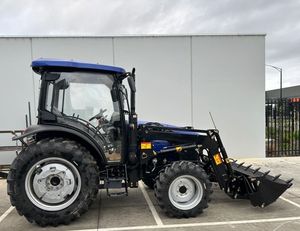 Tractor Usado LOVOL M704 TB-3 con Cabina 4WD |   Tractor agrícola diésel de 65 CV con cargador frontal de enganche rápido Euro en venta. - Product Image 3