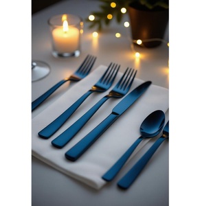 Juego de cubiertos de acero inoxidable con acabado dorado, brillo radiante diseñado para hogares de élite donde comer es un arte de lujo - Product Image 1