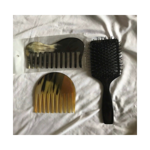 Peine de cuerno tradicional hecho a mano, duradero, antiestático, ideal para cabello rizado, grueso o fino, textura y sensación natural - Product Image 1