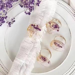 Ronds de serviette créatifs en résine faits à la main pour des idées de cadeaux uniques et des thèmes de décoration de table à manger élégants - Product Image 4