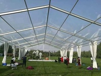 Tente de réception de luxe en PVC transparent imperméable ignifuge pour l'été et les quatre saisons, avec cadre en aluminium, pour les mariages et les événements
