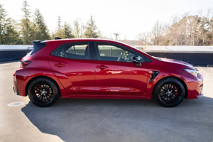 LISTO PARA CONDUCIR - USADO, VOLANTE A LA IZQUIERDA |   CONDUCCIÓN DERECHA |   TOYOTA GR COROLLA CIRCUIT EDITION 2023 - Product Image 3