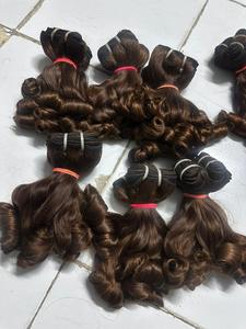 Extensions et mèches de cheveux bouclés rebondissants de qualité supérieure, épais et volumineux de la racine aux pointes, avec double trame machine. - Product Image 3