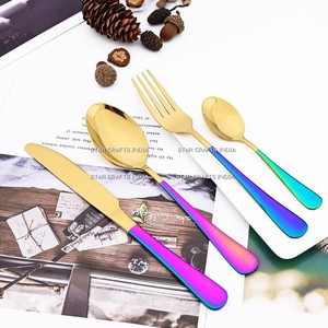 Lot de 4 couverts en métal plaqué or avec manche en résine moderne Couverts en acier inoxydable Finitions de haute qualité Design Article de luxe - Product Image 5