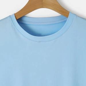 เสื้อยืดผู้ชายสไตล์สปอร์ตแคชชวลคุณภาพสูง บริการ OEM ขายส่ง ผลิตจากผ้าฝ้าย 100% เนื้อละเอียด เป็นมิตรต่อสิ่งแวดล้อม ระบายอากาศได้ดี ทรงโอเวอร์ไซส์ สีพื้น - Product Image 3