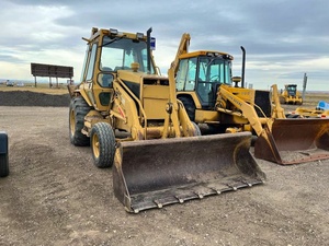 รถตักล้อยางมือสอง CAT 420F/420E 4x4 พร้อมเครื่องยนต์ Caterpillar ปั๊มไฮดรอลิก TCM และเกียร์บ็อกซ์ - รับน้ำหนักได้ 200 ตัน สำหรับขาย - Product Image 2