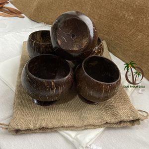Copa de vino de concha de coco con logotipo personalizable para helados y bebidas suministradas directamente desde Vietnam - Product Image 1