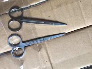 Tijeras de Manicura Profesionales de Alta Calidad al por Mayor, Tijeras de Belleza de Acero Inoxidable Curvadas con Resorte, Tijeras para Cutículas - Product Image 3