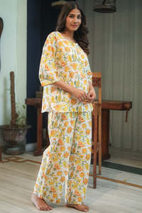 Pijama Ligero de Algodón Amarillo con Estampados a Mano y Logotipo Frontal para Primavera y Otoño, Suministro Directo de Fábrica - Product Image 5