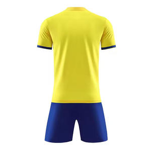 2025 Diseños personalizados Kit completo de fútbol con nombre de equipo personalizado Ropa deportiva Nueva temporada Poliéster de secado rápido Uniforme con logotipo superior personalizado - Product Image 3